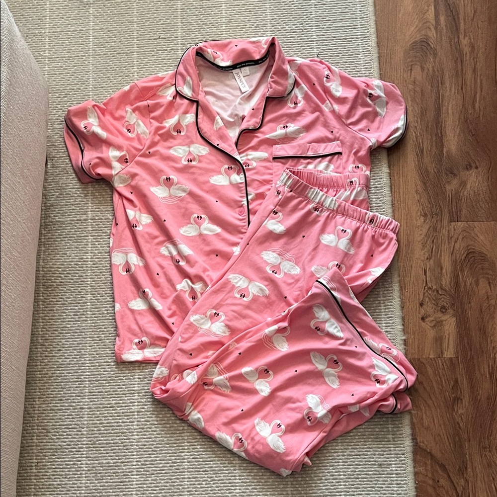 Pink Swan Print Pajama Set M